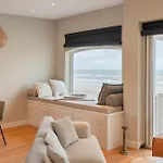 Sandhues Beachfront شقة *