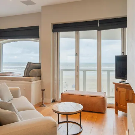Sandhues Beachfront Apartment *