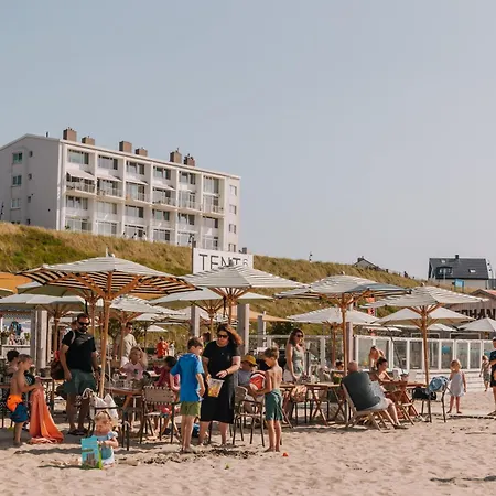 Sandhues Beachfront Appartement *